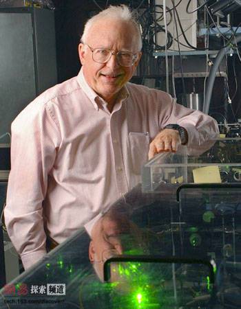 约翰·霍尔（美国物理学家，2005年诺贝尔物理学奖得主）