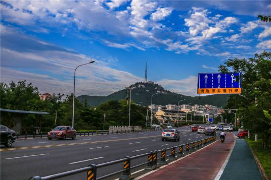 旅游路（济南市旅游路）