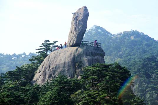 飞来石（广西兴安奇石）