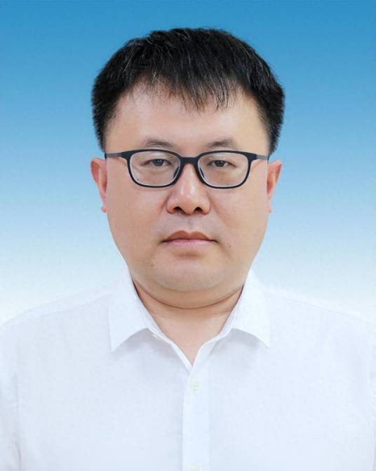 申洁（山东省日照市日照市岚山区委副书记，区人民政府区长）