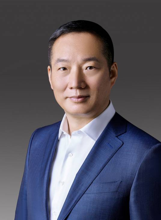 郑月明（第十四届全国人大代表、联泓新材料科技股份有限公司董事长）