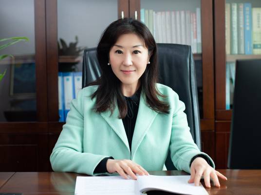 石静（四川省委教育工委委员、教育厅党组成员、副厅长）