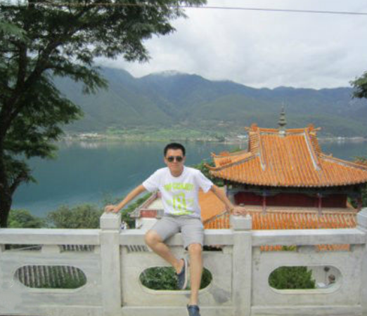 王磊（中共成都大学经济管理学院党委副书记）