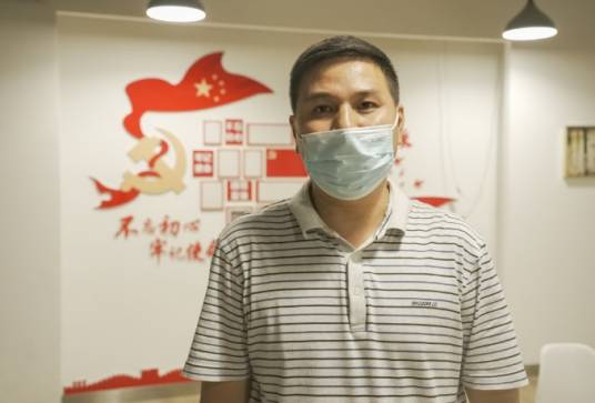 肖勇（参与四川成都街头制服持刀男子的平凡英雄）