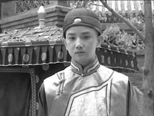 李楠（扭曲的机器主音吉他手）