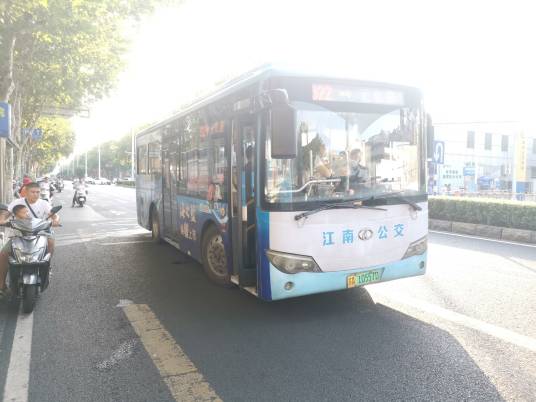 南京公交322路