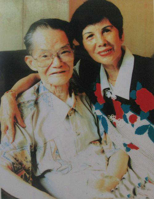 桑桑（中国绿宝石书画院高级院士）
