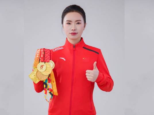胡晨（中国女子龙舟运动员）