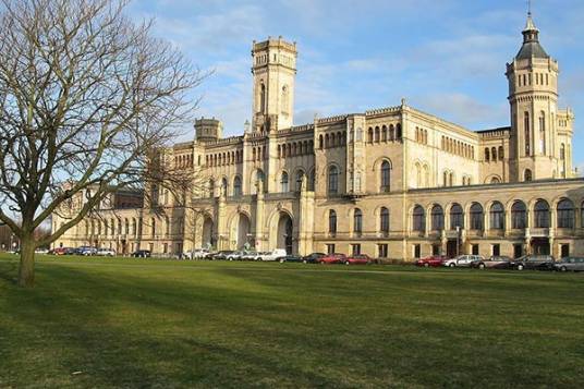 路德维希港经济高等专业学院