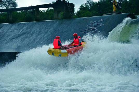 野人谷漂流（湖北房县旅游景区）