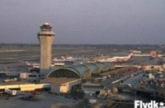 兰伯特—圣路易斯国际机场