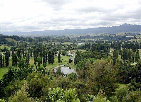 波韩吉亚背斜层