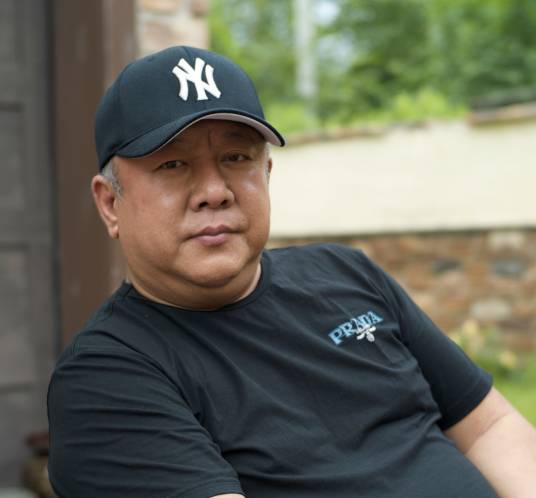 高峰（电影导演、摄影、编剧、配音演员）