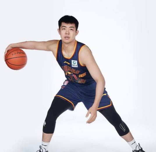 王哲（中国篮球运动员）