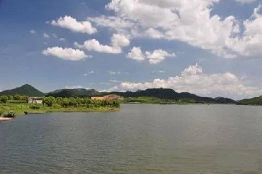 青山湖（庐江青山湖）