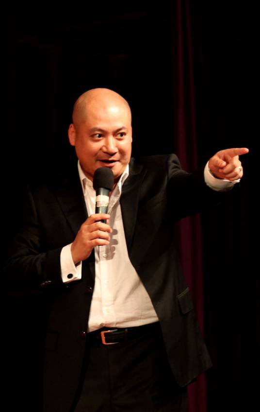 何浩鹏（广东电台、电视主持人）