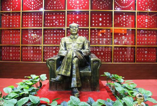 毛泽东像章珍藏馆