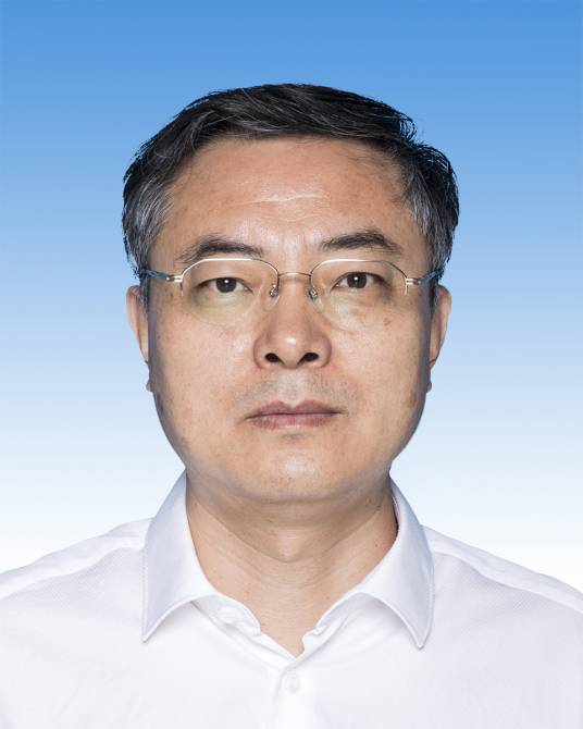 高峰（枣庄学院党委书记）