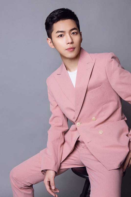 白羽（重庆电视台主持人）