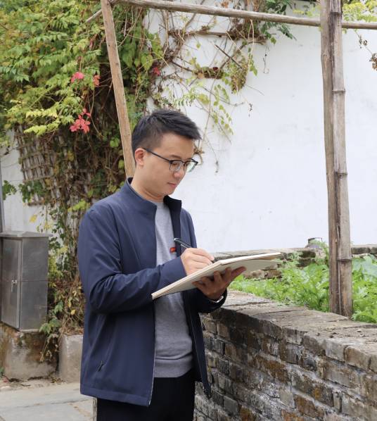 梁宇（江西省高级工艺美术师）