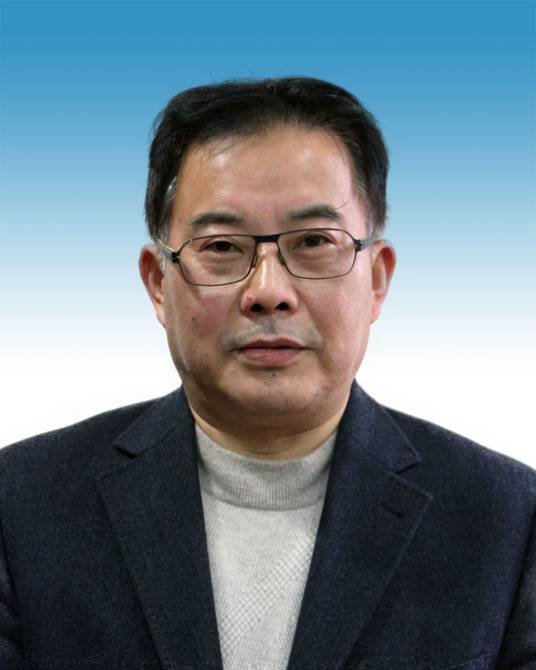 熊伟（江西省庐山风景名胜区管理局二级巡视员）