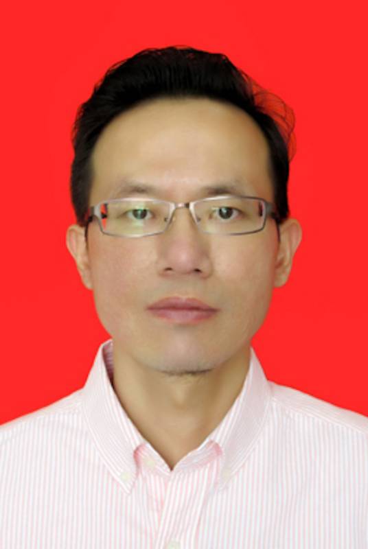 朱兴华（西华大学党委副书记）