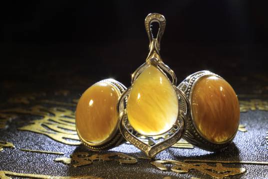 有机宝石（符合宝石工艺要求的有机物）