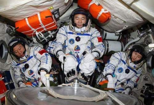 我国第三批预备航天员选拔工作结束,一共选出多少名?
