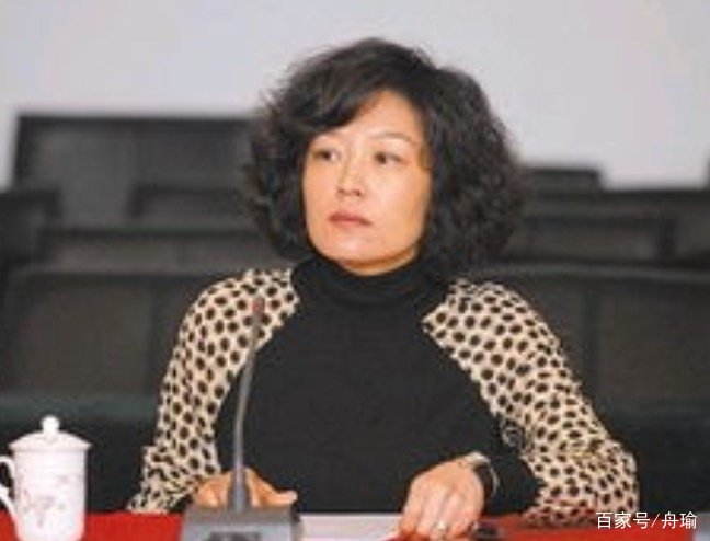 李咏走后留下巨额遗产，半分都没给妻子哈文，反而全部给了她，她是谁？