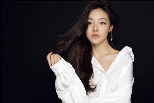 我们的小姨妈又来了，邓家佳为娄艺潇庆生，《爱情公寓》哪几位的感情特好？