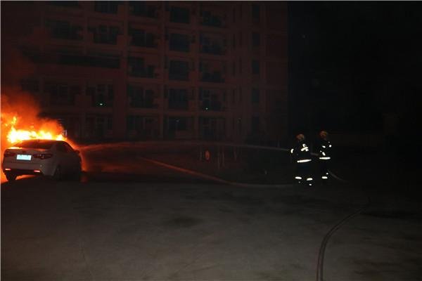 辽宁一机动车突发爆炸致1死，司机在驾驶途中是否有违规操作？