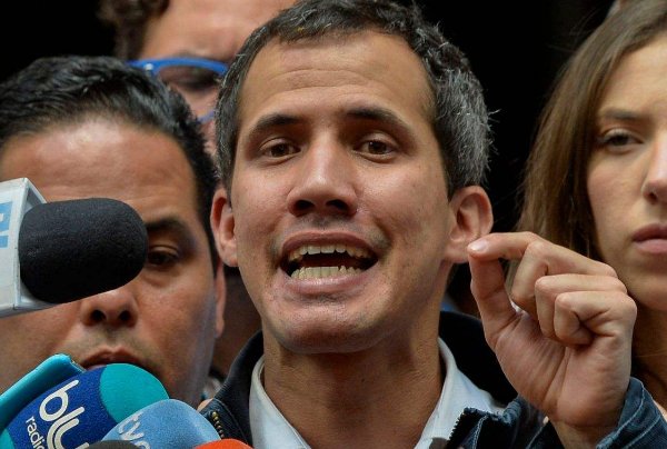 瓜伊多自封总统得到美国、欧洲和拉美多国承认，现在其境况如何？