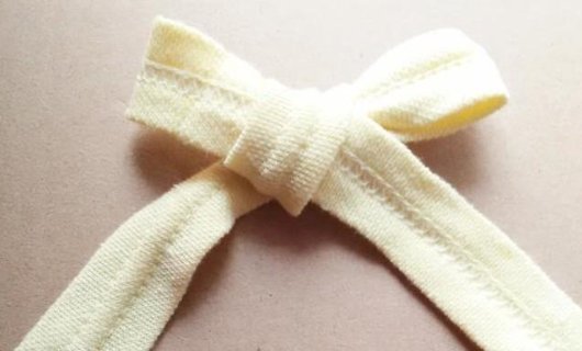 系蝴蝶结的方法慢动作