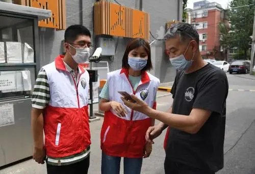 19例北京本地病例平均年龄61岁，为何本轮疫情的感染者多为老人？