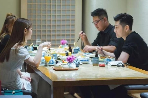 如何抑制自己,想要挖掘男友第一段恋情的好奇心?