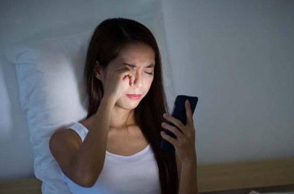 后半夜不睡会老得快,你熬夜发现自己变老了吗?