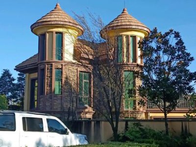 云南滇池南岸别墅密布成水泥森林,为何这里会变成这幅模样?