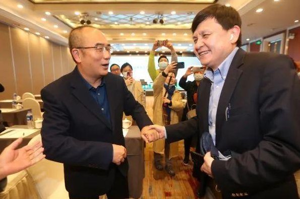 国内何时能摘口罩？张文宏对此作何释疑？