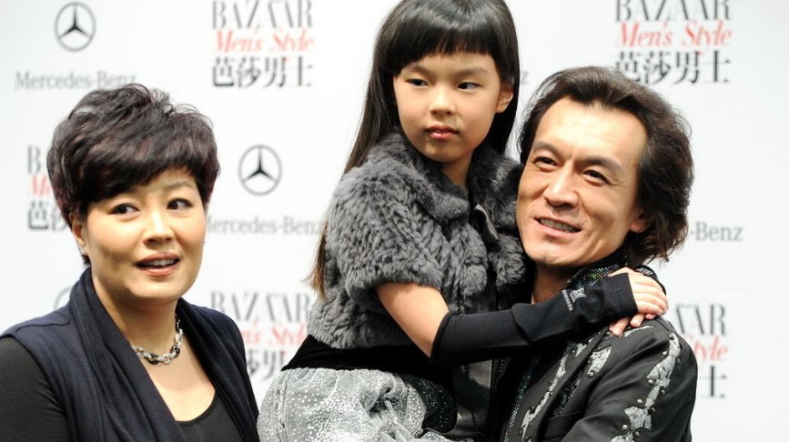 7年前春晚后台，赵本山指着哈文大骂春晚舞台有她没我，这是为什么？