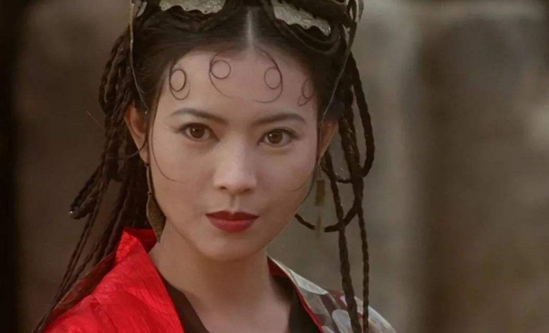 蓝洁瑛落魄的时候为什么没有人愿意去帮助她呢？