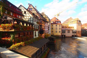 法国总人口多少，土地面积多大？