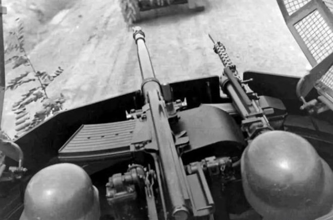 二战芬兰、罗马尼亚、保加利亚、匈牙利和中华民国国军德械师有没有准备德国MG34通用机枪?