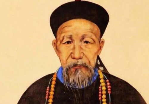 清朝中的两江总督、两广总督中的总督，相当于现在多大的官职？