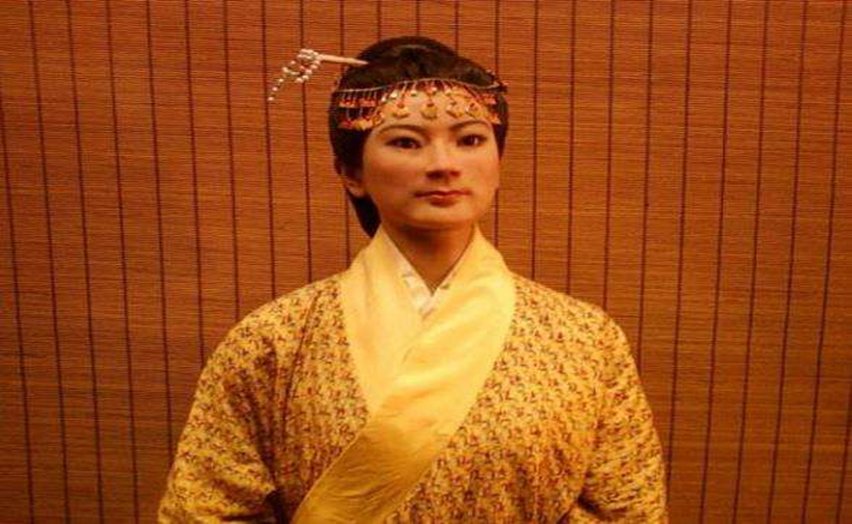 辛追夫人的出土照面容扭曲，为什么学者却说是“栩栩如生”？
