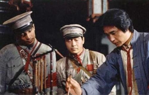 伍中豪为什么没凭为军事家