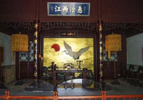 清朝中的两江总督、两广总督中的总督，相当于现在多大的官职？