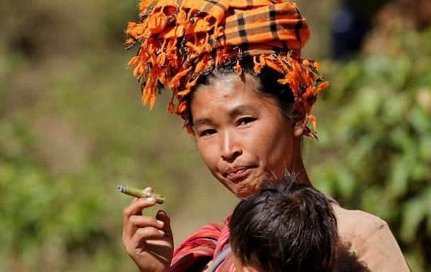 缅甸女人都喜欢穿筒裙，这是为何？