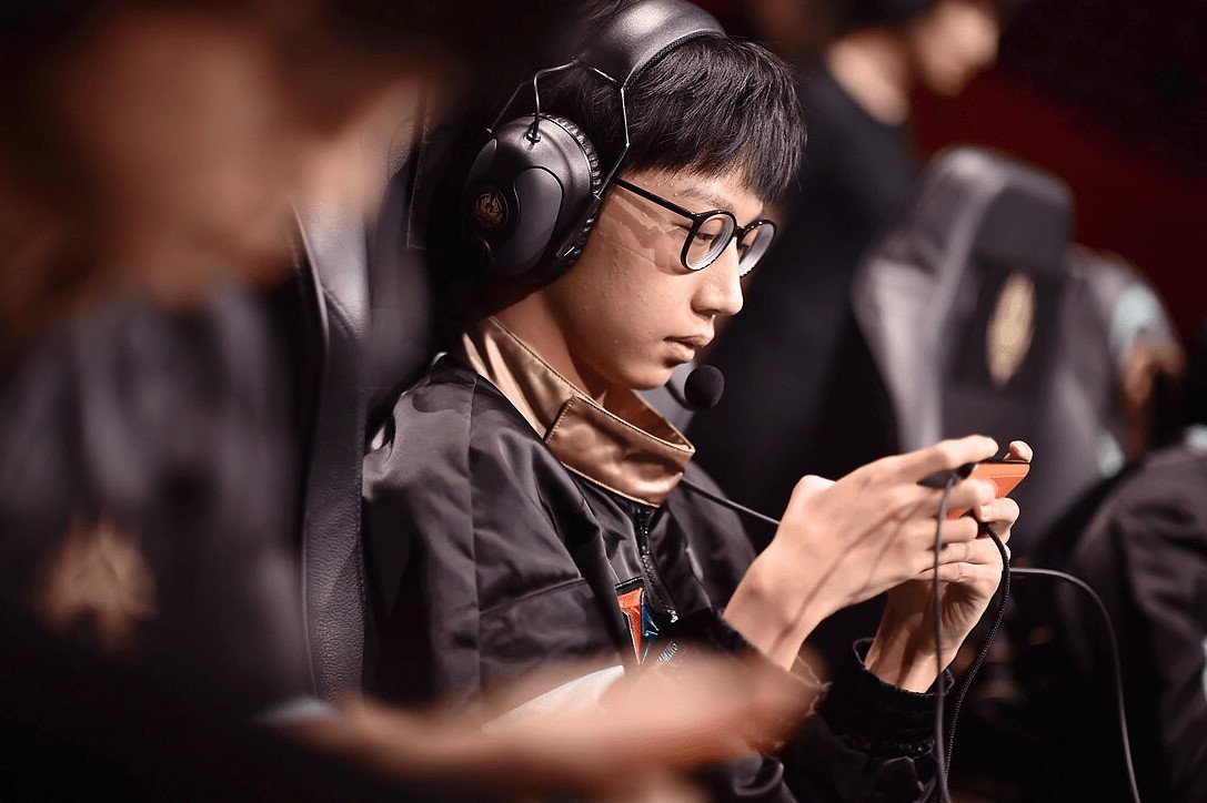 TS的暖阳和AG的一诺的关系特别好,这其中的原因是什么?