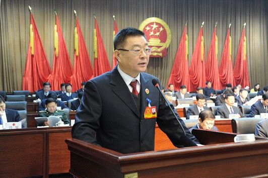 李万山的人物简介