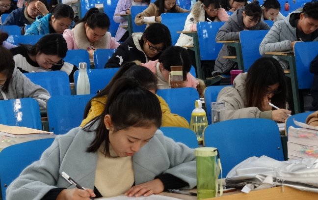 英语A级证书不见了，学校说不能补办，怎么啊？网上可以查的到吗？